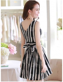 dress salur tanpa lengan D2071